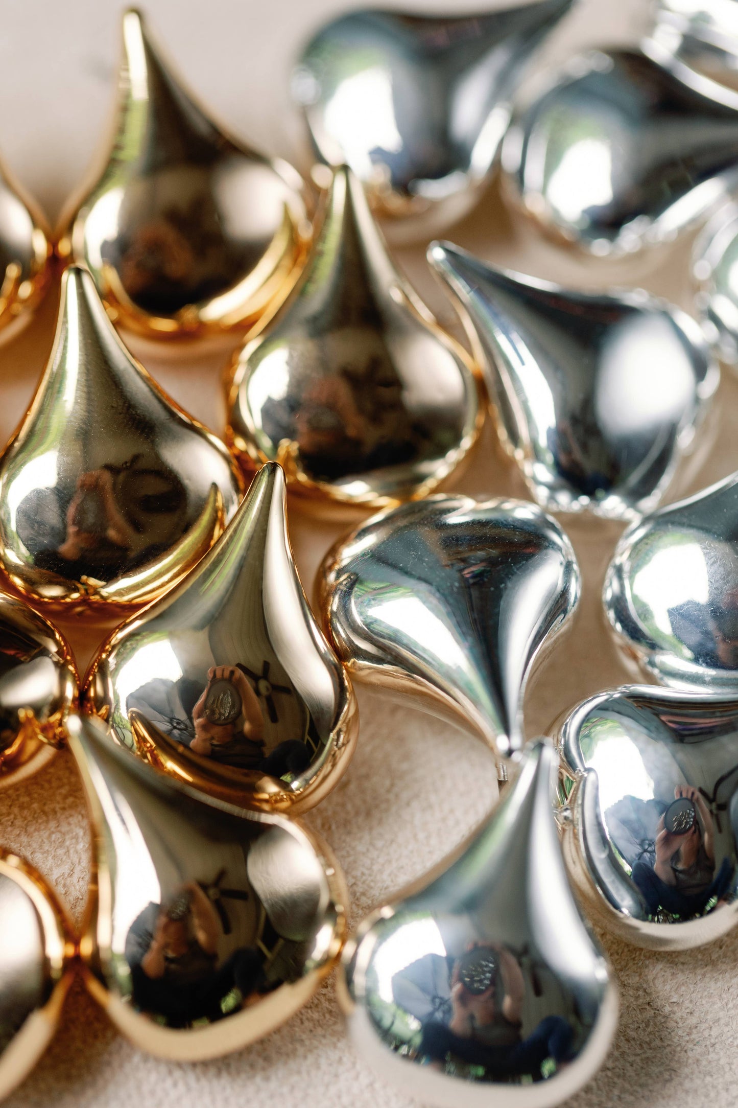 Gold Chunky Teardrop Earrings – Modern Statement Jewelry for Everyday Elegance