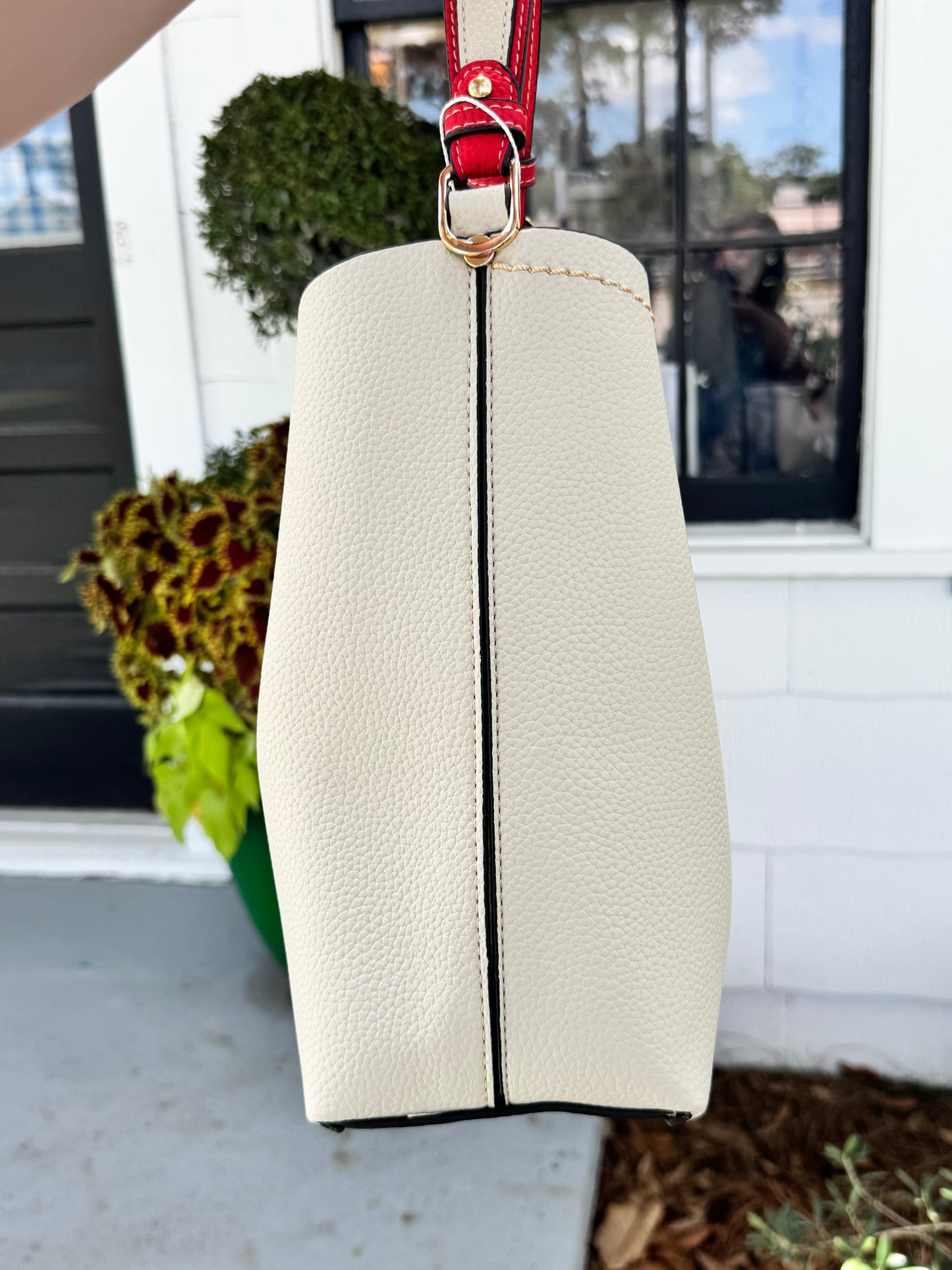 The Cottage Lane Leather Carryall