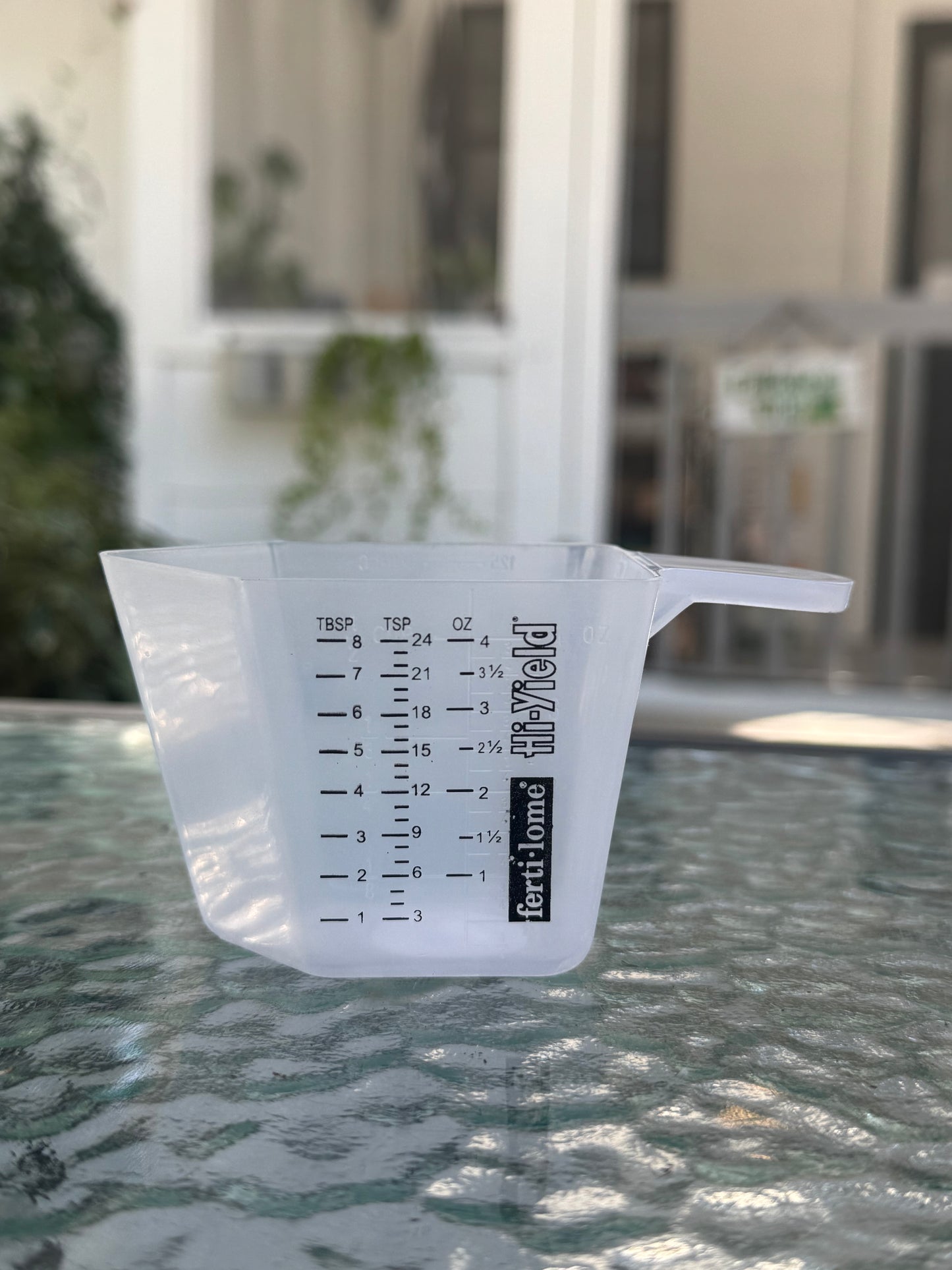 Fertilome 4oz Measuring Cups