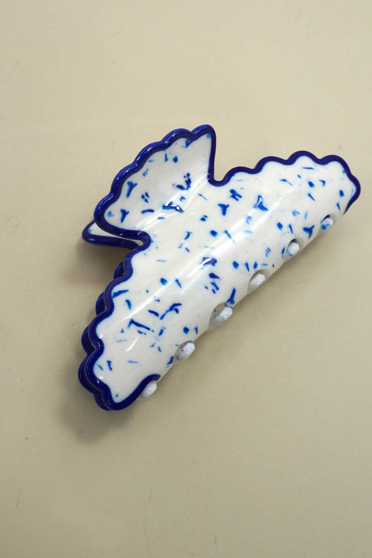 VINTAGE PORCELAIN STYLE HALF MOON HAIR CLAW CLIP