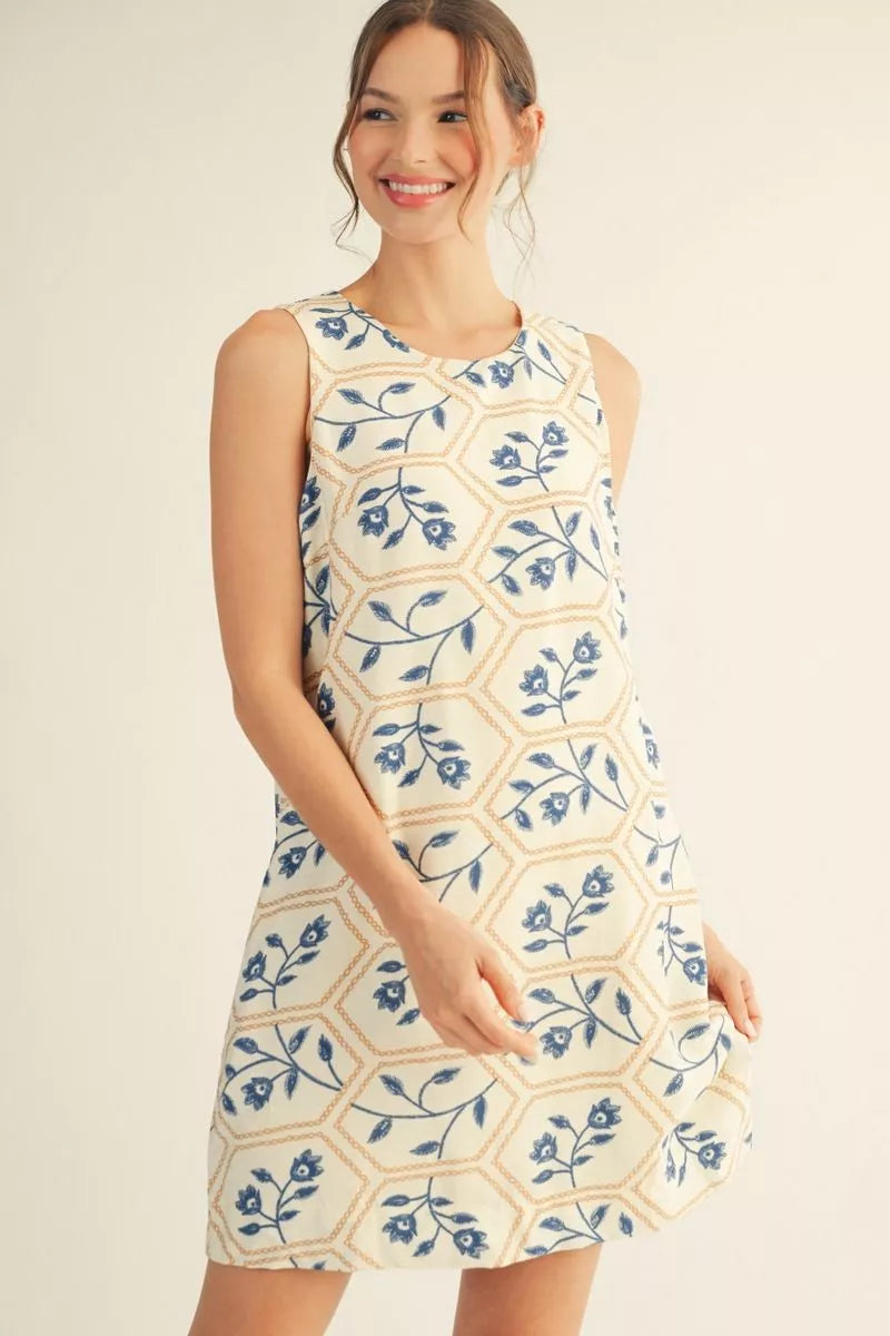 ๐ธ Sleeveless Floral Embroidered Shift Dress