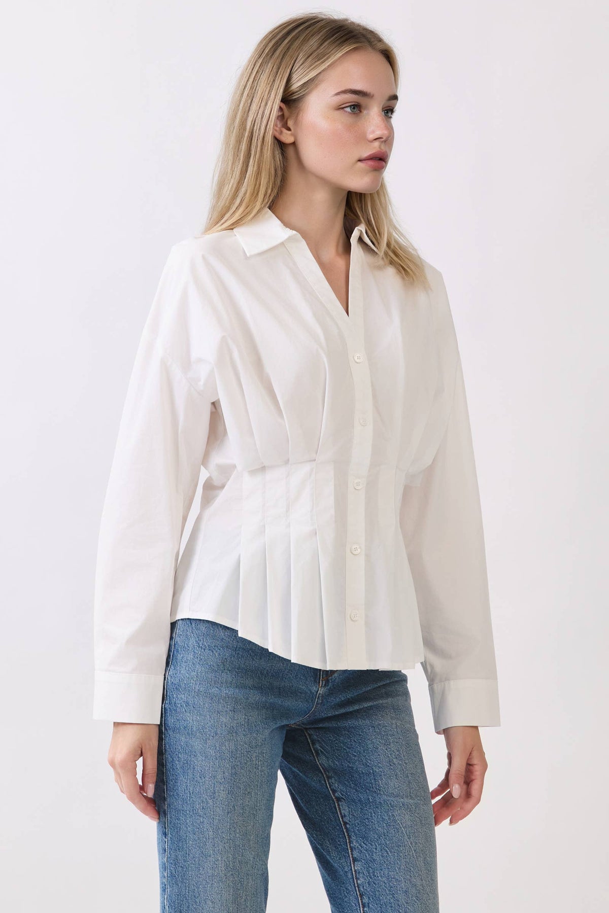 PLEATED WHITE BUTTON DOWN SHIRT