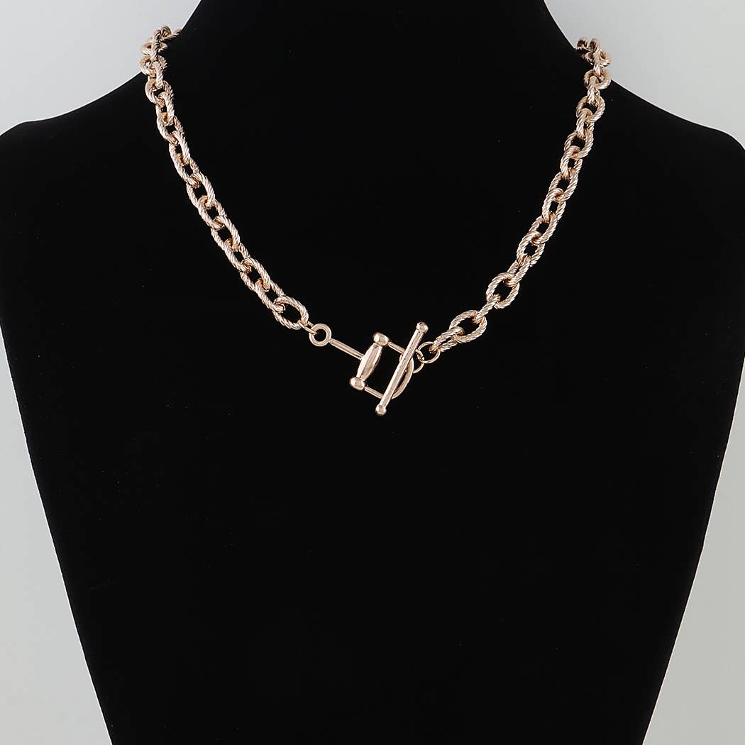 Horseshoe Toggle Chain Necklace