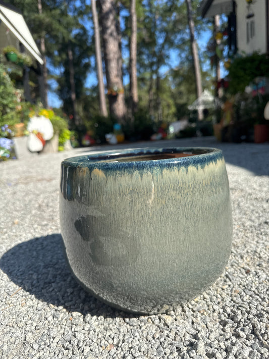 MCarr Pear Planter Navy Cream 9.1"