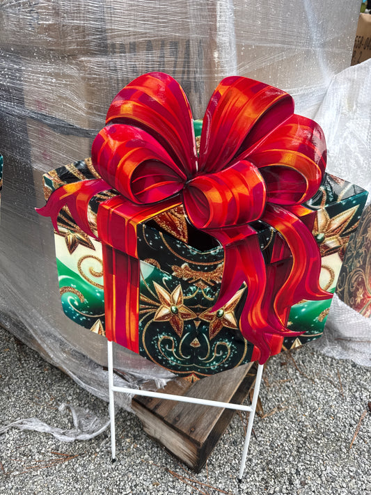 Metal Green & Red Christmas Gift