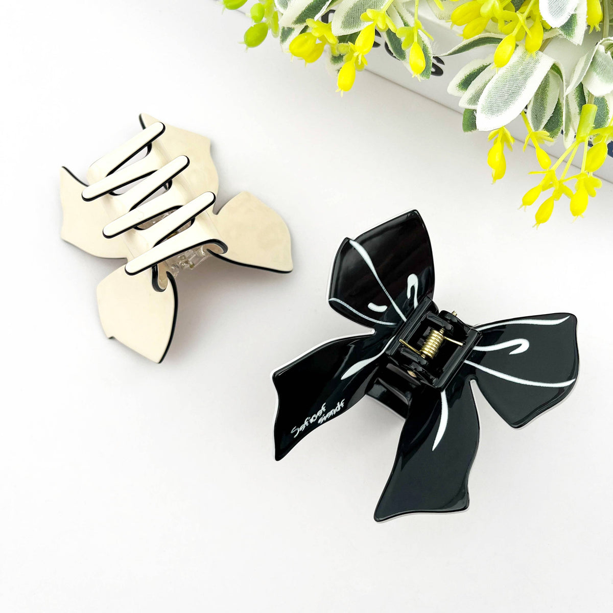 Elegant Bow Claw Clip