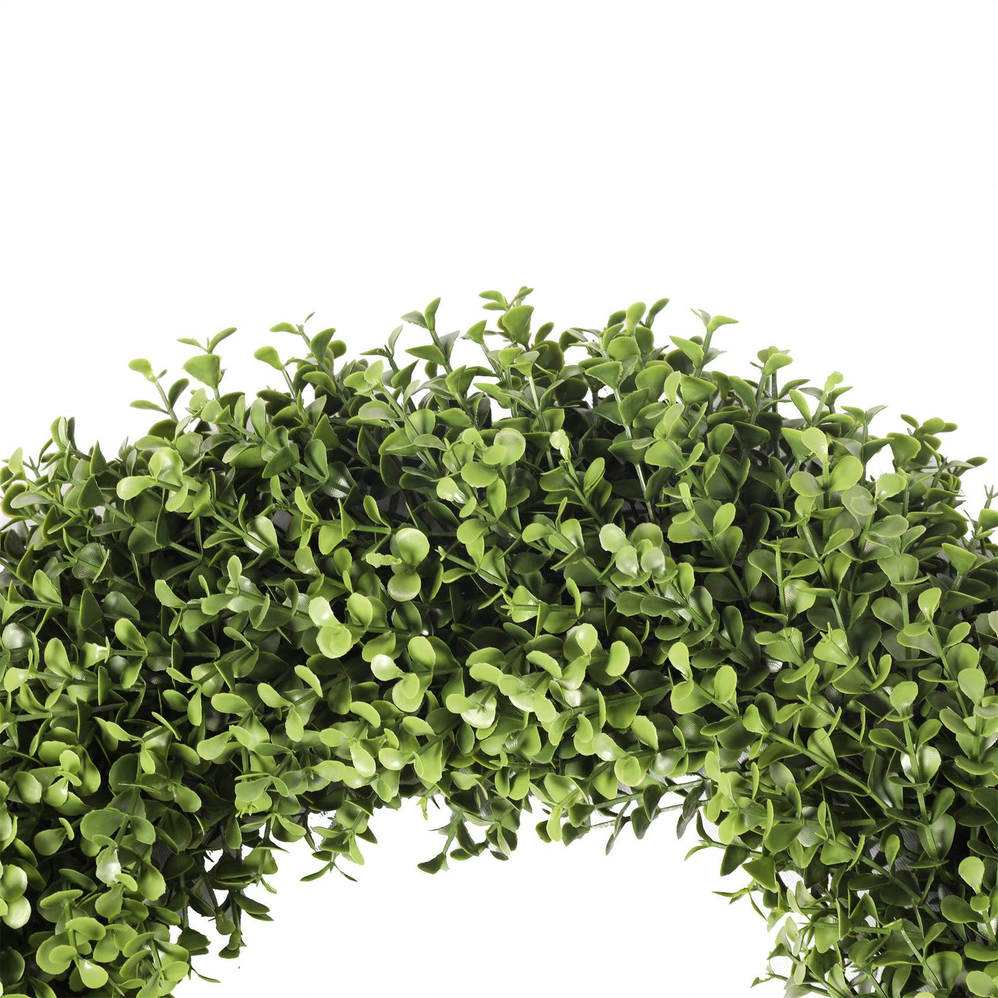 UV-Resistant Boxwood Wreath – 17.5"