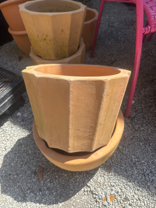 9" Novo Egg Planter