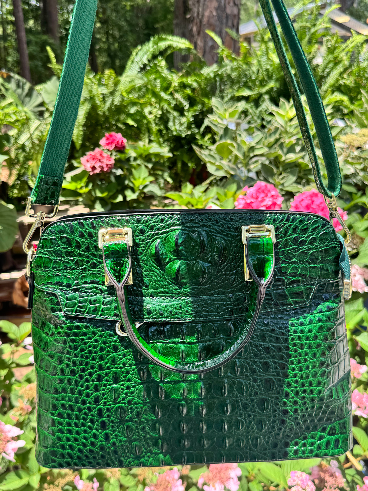 XL Dark Emerald GREEN Alligator Belly Skin Handbag - NEIMAN  Green with alligator print on side, the shape of an alligator on front of bag display picture 1