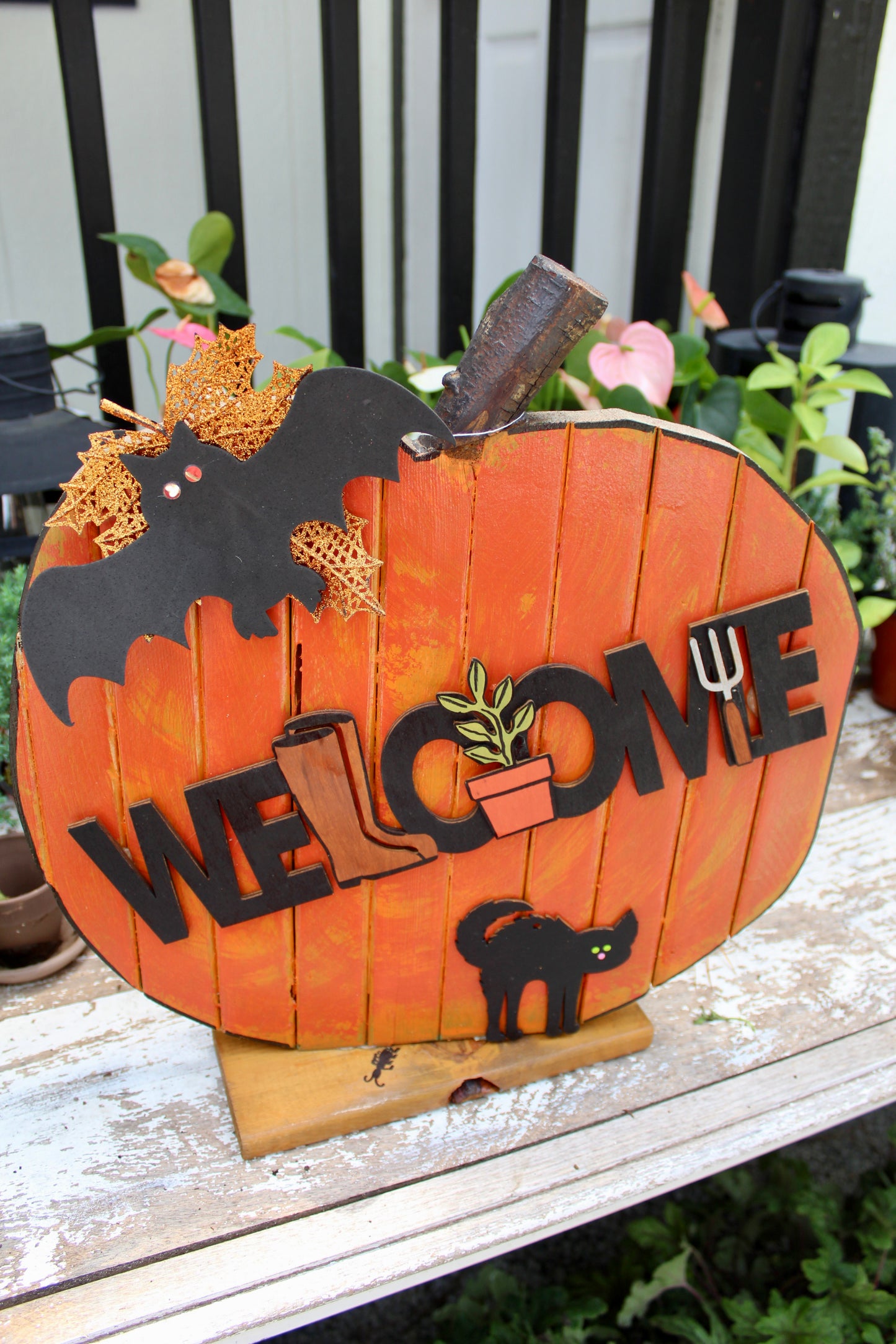 Welcome Pumpkin Decor