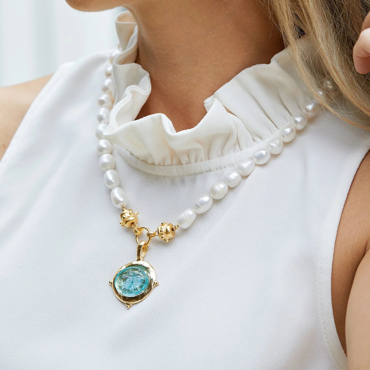 Susan Shaw Aqua Venetian Glass Bee Intaglio Necklace on Freshwater Pearls