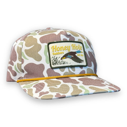 Honey Hole Outdoors Cotton Twill 5-Panel Rope Hat – Field Duck Camo
🧢 Rugged Tradition. Everyday Style. Field-Tested Comfort.