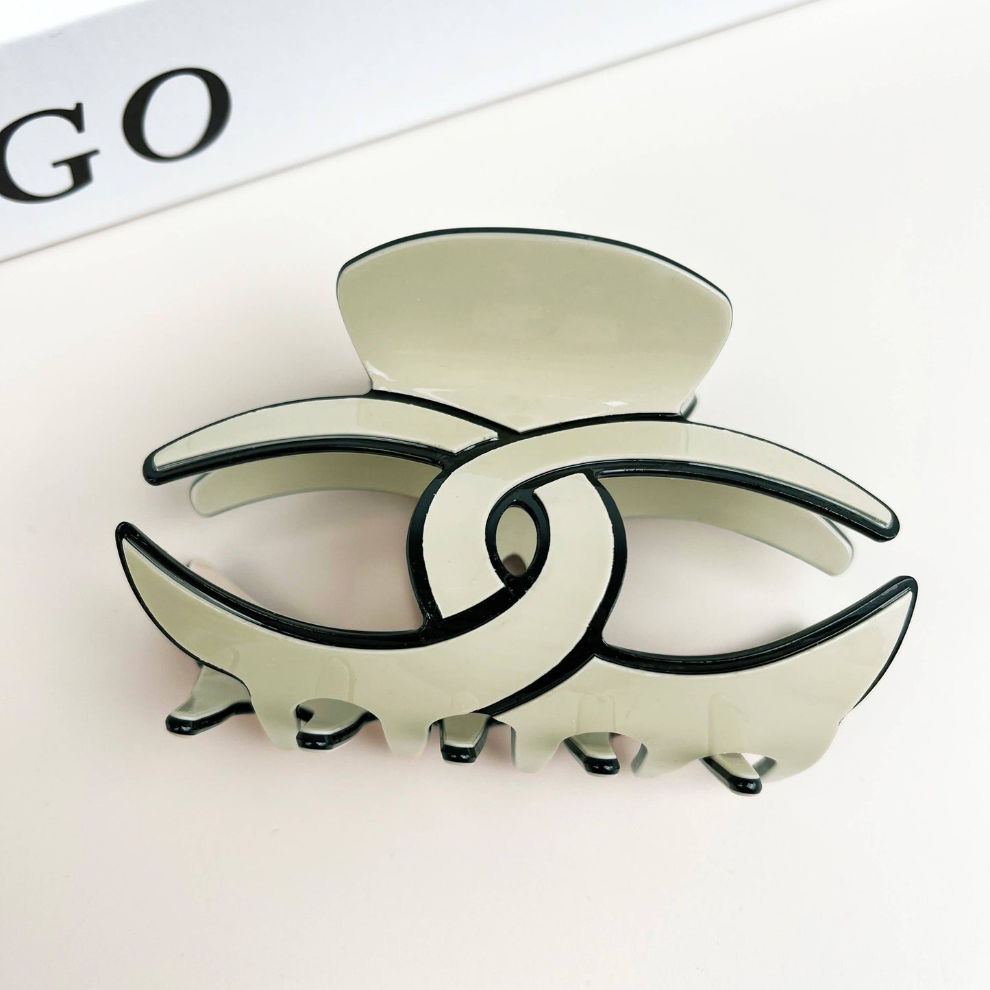 Ring hair clips oval claw clip